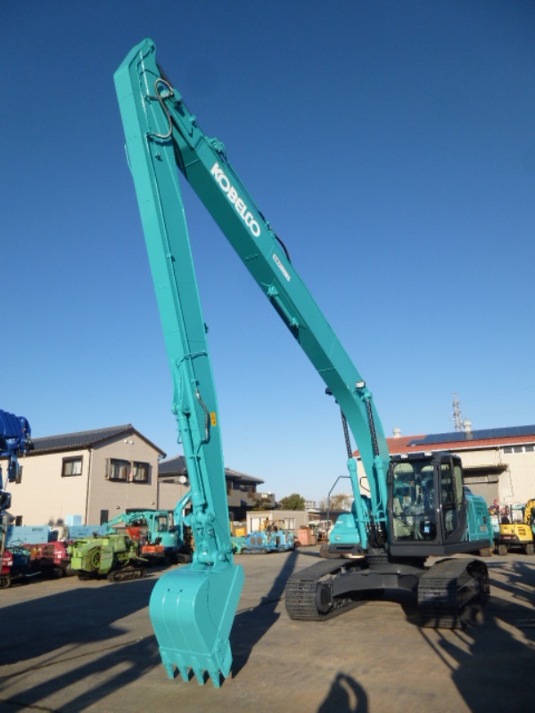 《油圧ショベル20ｔクラス ロングレンジ仕様》